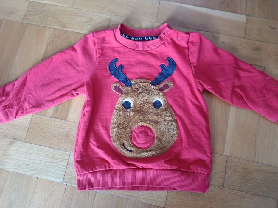 R. 86 c&a Czerwona bluza z reniferem świąteczna , świeci nos