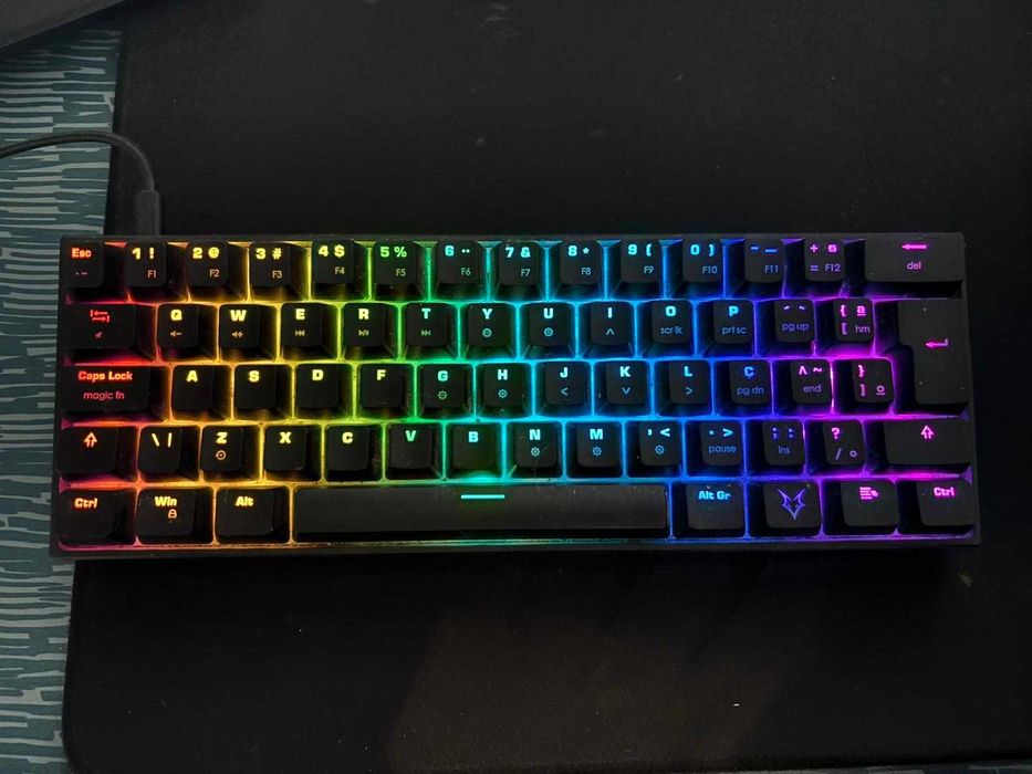 Teclado mecânico 60% Husky Blizzard Switch Blue