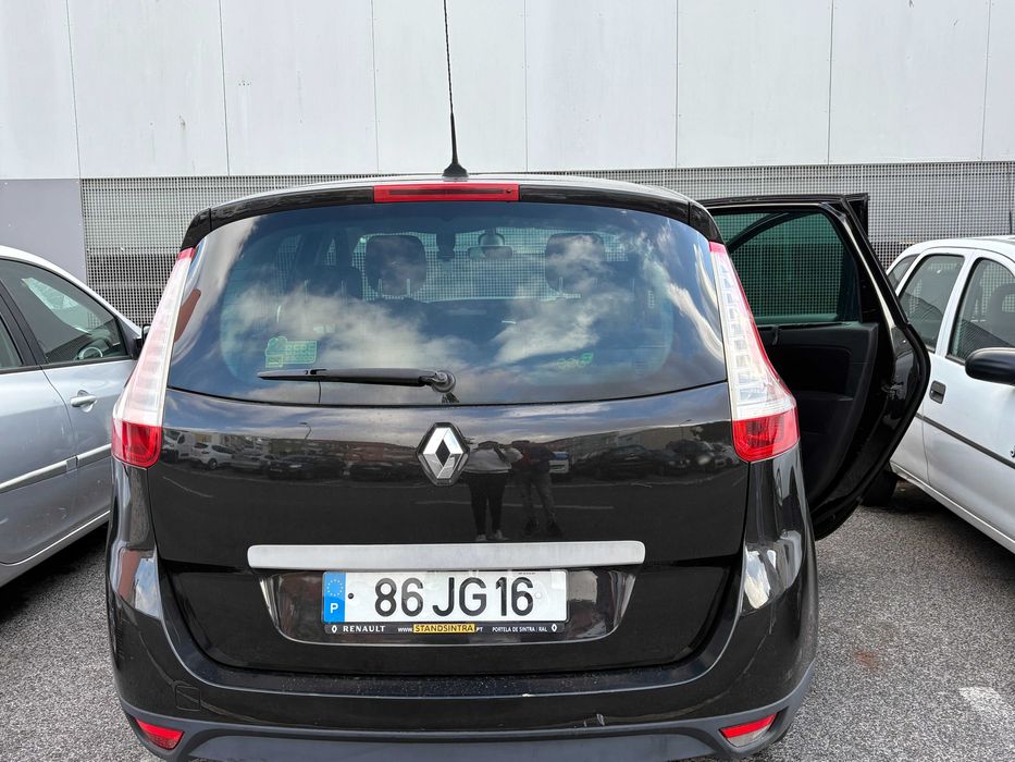 Renault Grand Scenic Preto