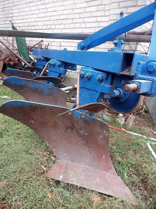 Продам  плуг ПЛН-3-35