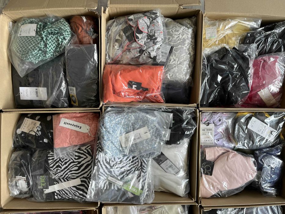 Box ubrań second hand 15 sztuk – mix kategorii i rozmiarów, zysk!!