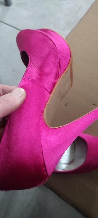 Szpilki różowe na platformie rozmiar 40