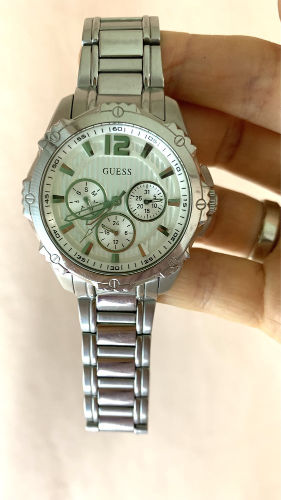 Годинник GUESS жіночий W0232L1 / часы Guess