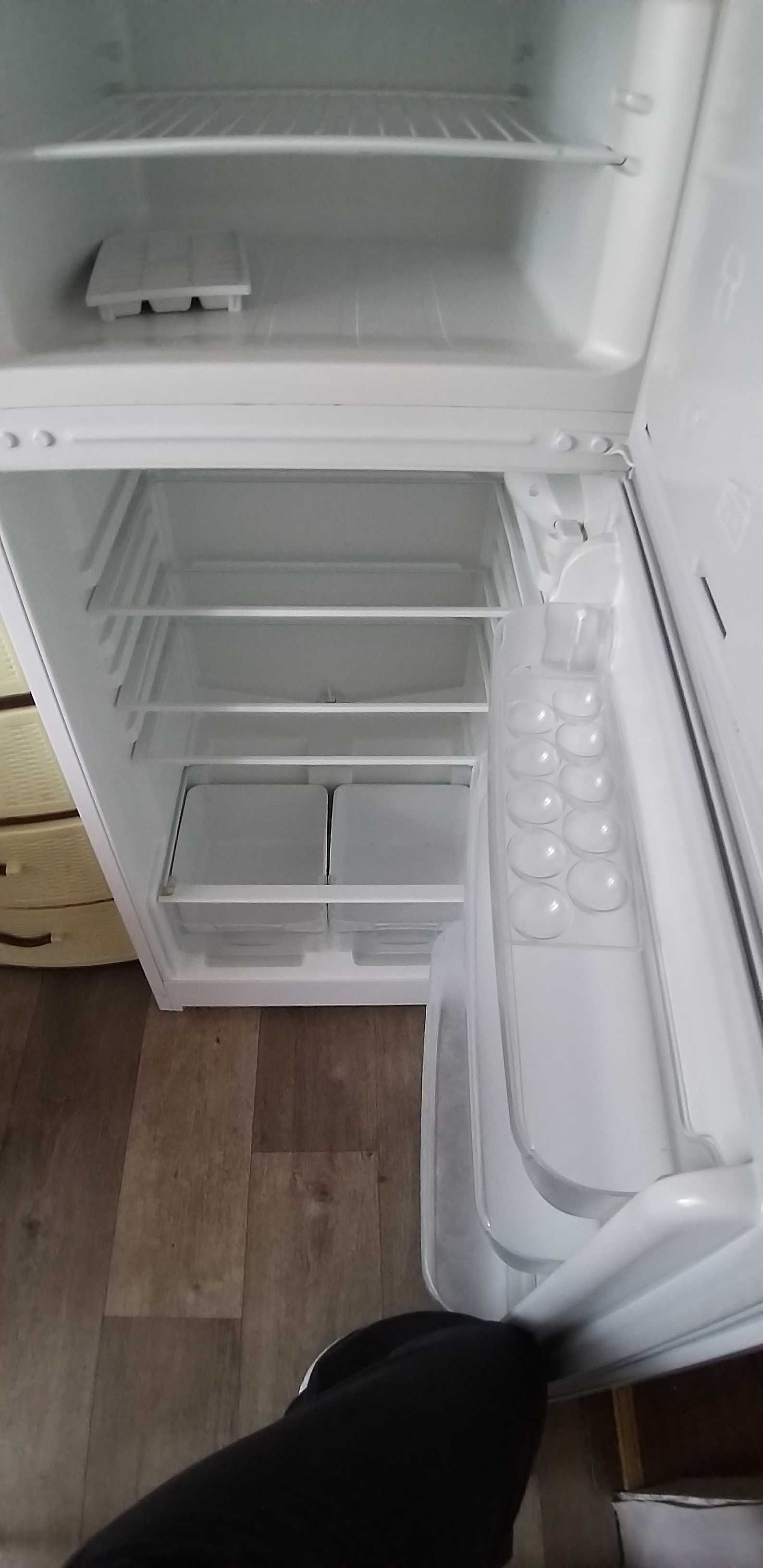 Холодильник Indesit TIAA 14 (UA)