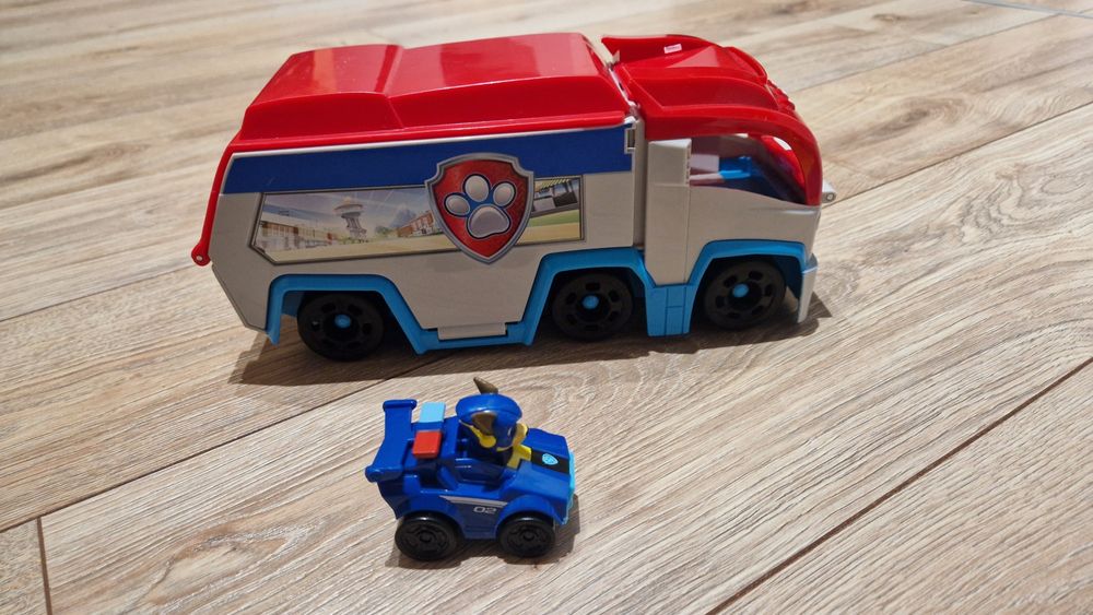 Patrolowiec Psi Patrol Chase samochód
