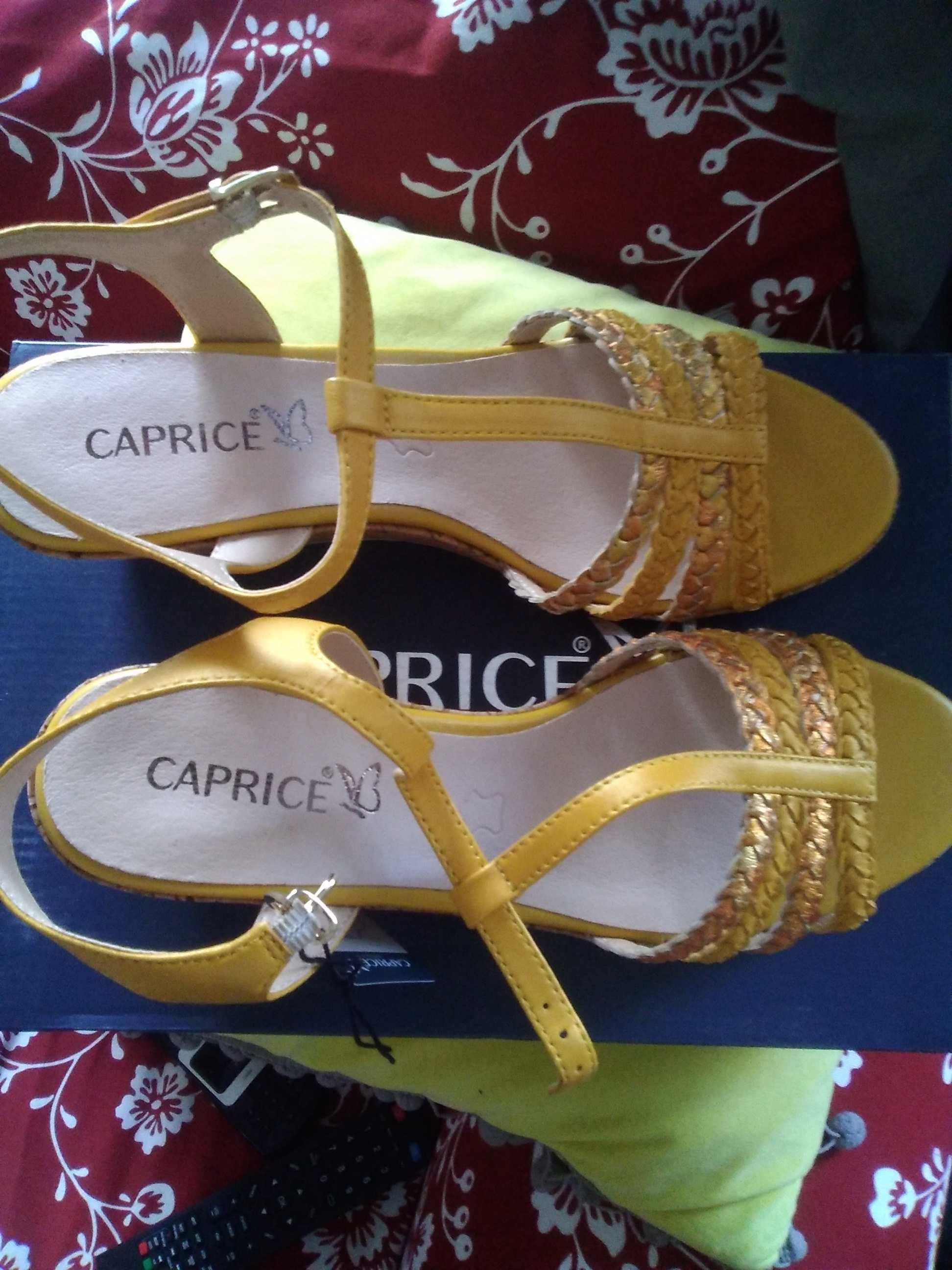 Nowe sandały Caprice 40 żółte a koturnie
