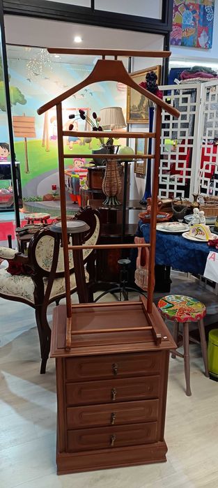 Criado mudo e mesa de cabeceira