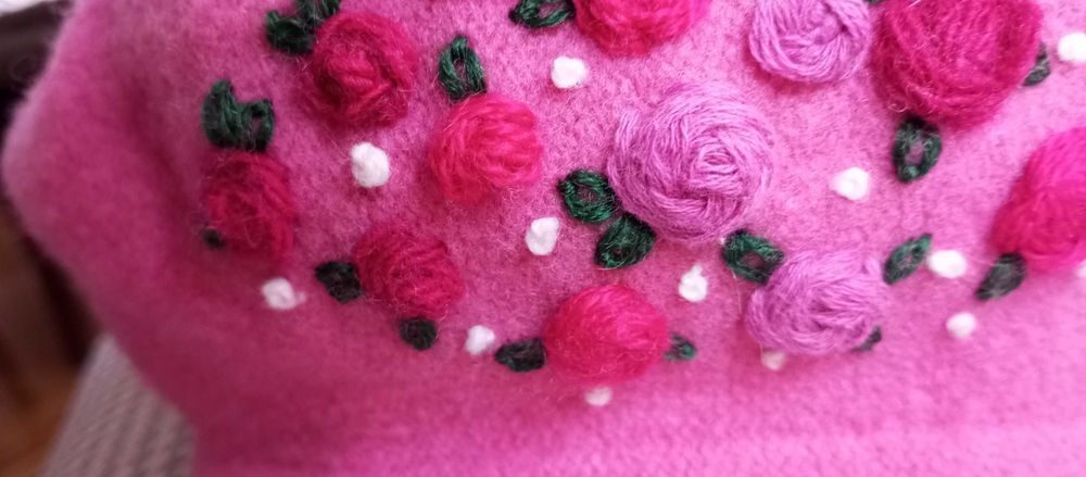 beret nowy wyszywany ręcznie