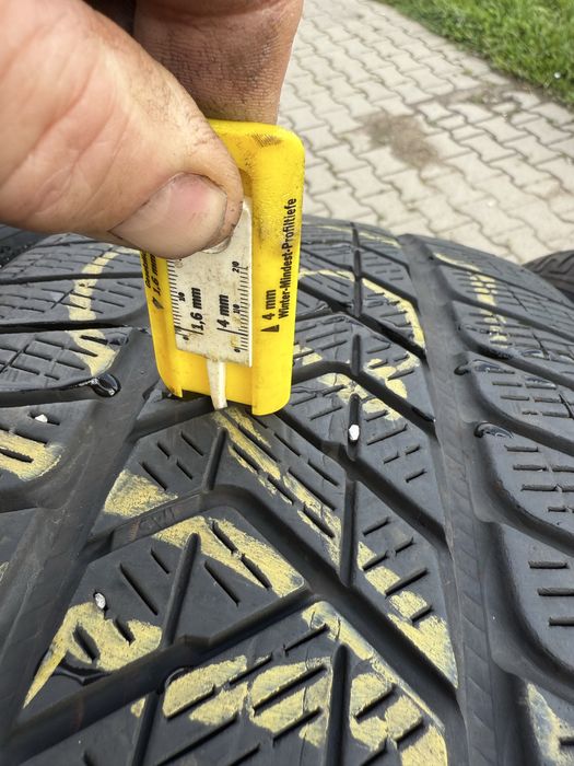 4x opona zimowa Pirelli Scorpion Winter 235/55 R19 101H MO
