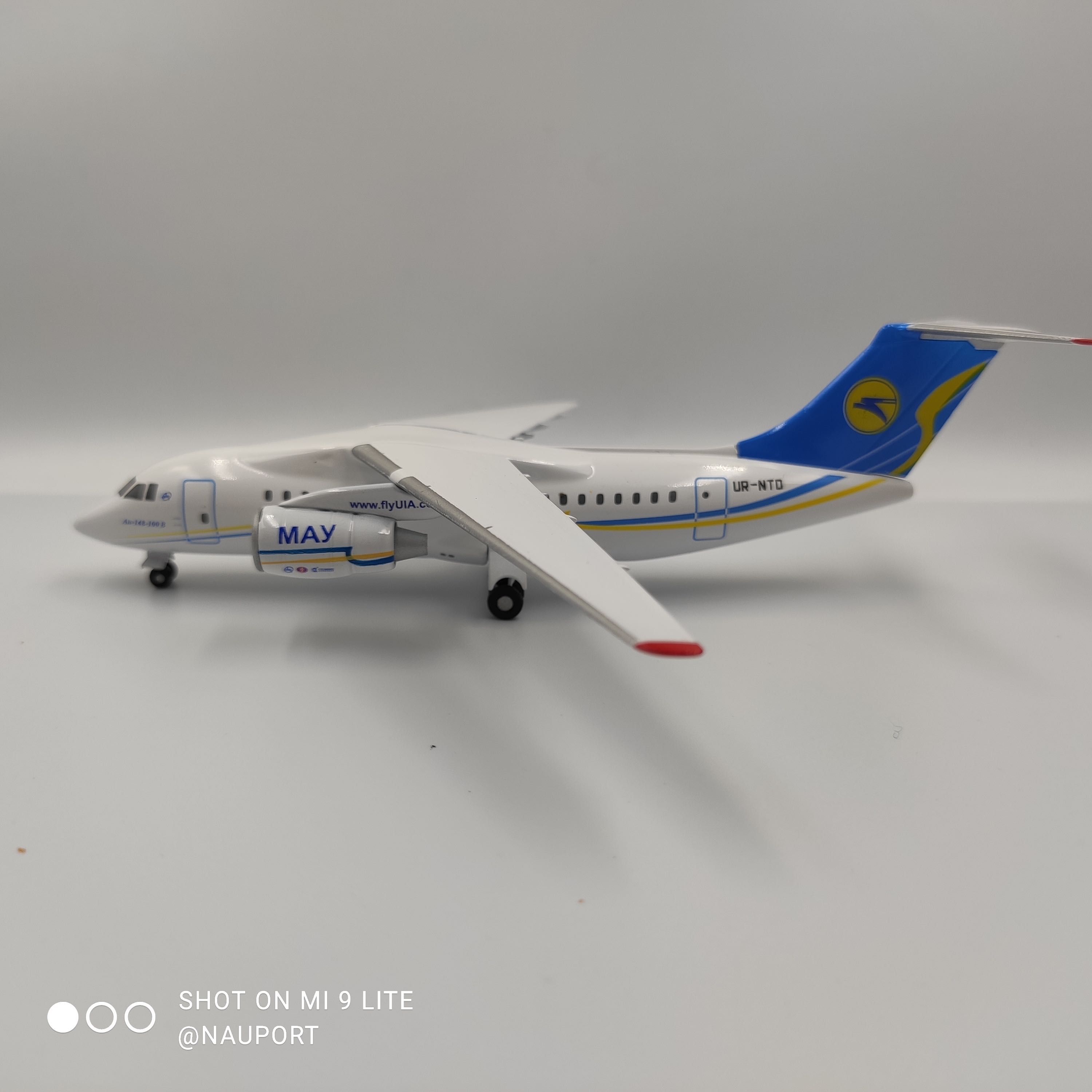 Модель самолета Antonov 148-100B Міжнародні авіалінії України
