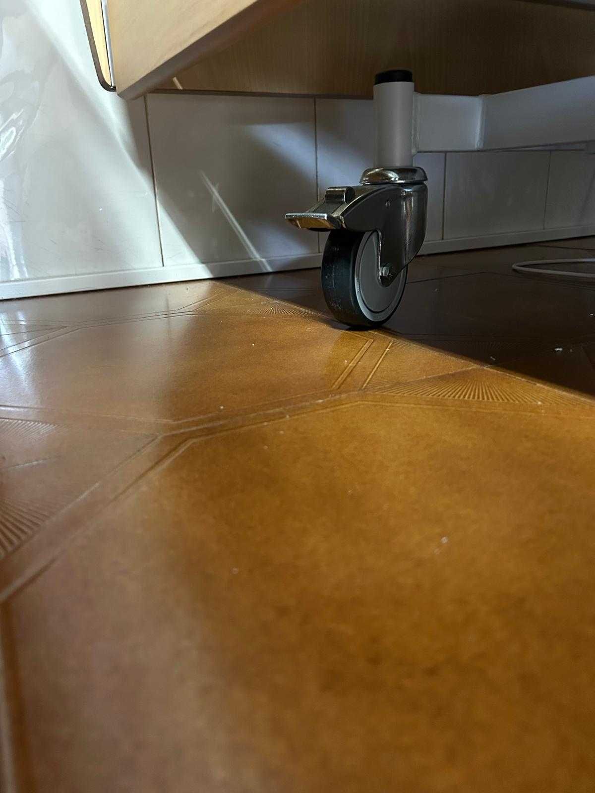 Cama hospitalar elétrica com variação em altura