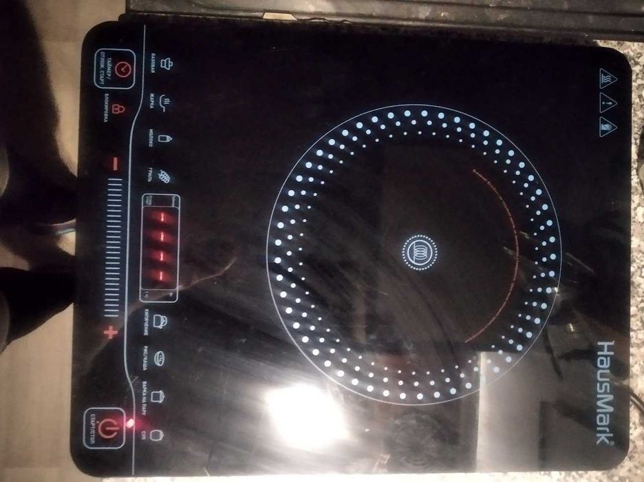 Продам недорого сенсорную эл.плиту HausMark