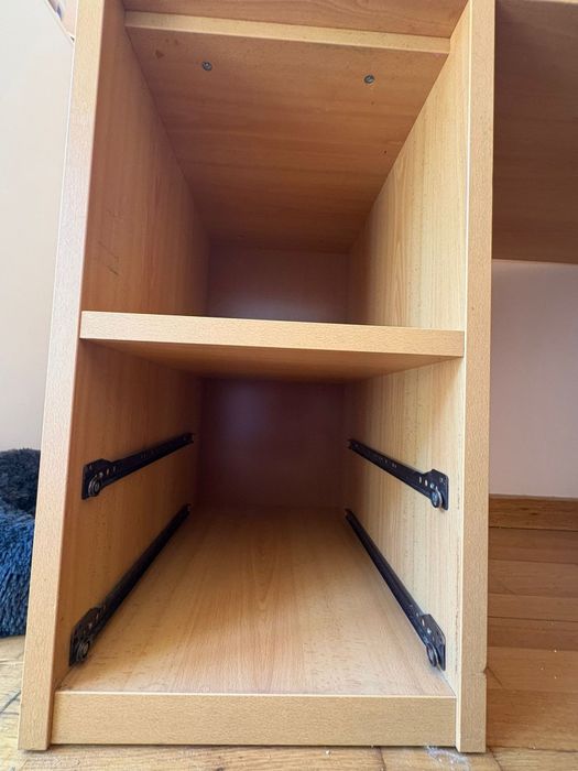 Secretária de mandeira