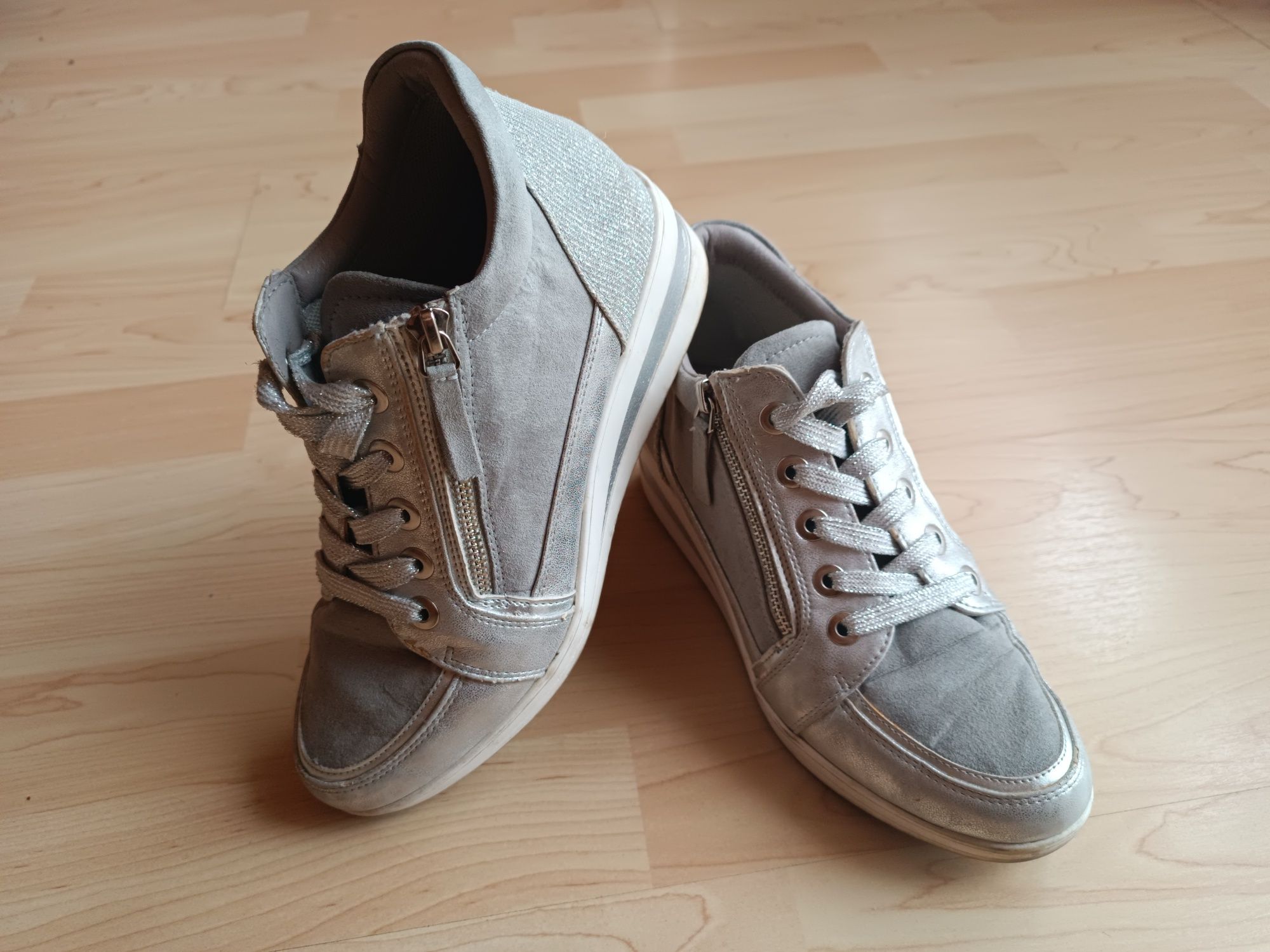 Buty trzewiki trampki koturn szaro srebrne rozm 38 CCC
