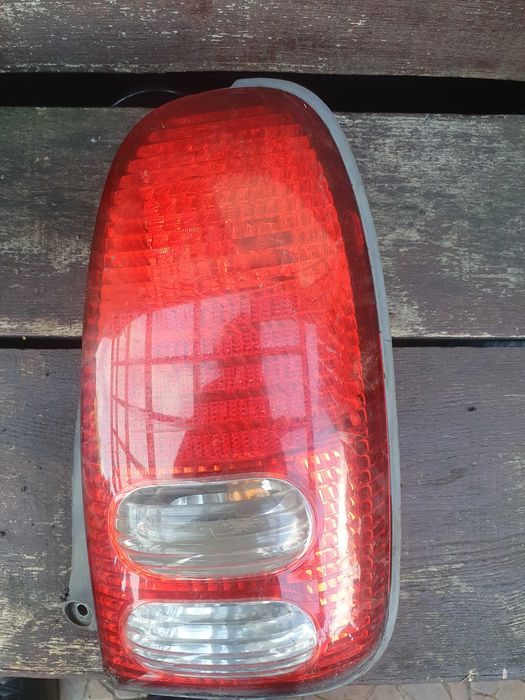 DAIHATSU CUORE lampa prawa tylna