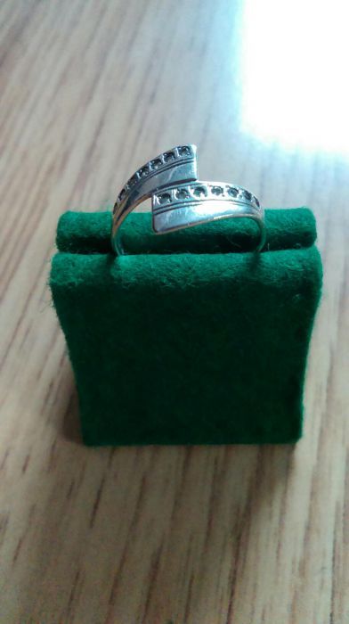 Pierścionek srebrny 925