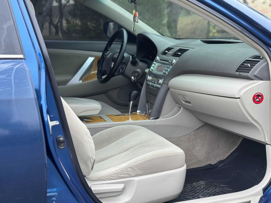 Toyota Camry 2.4 добрий стан