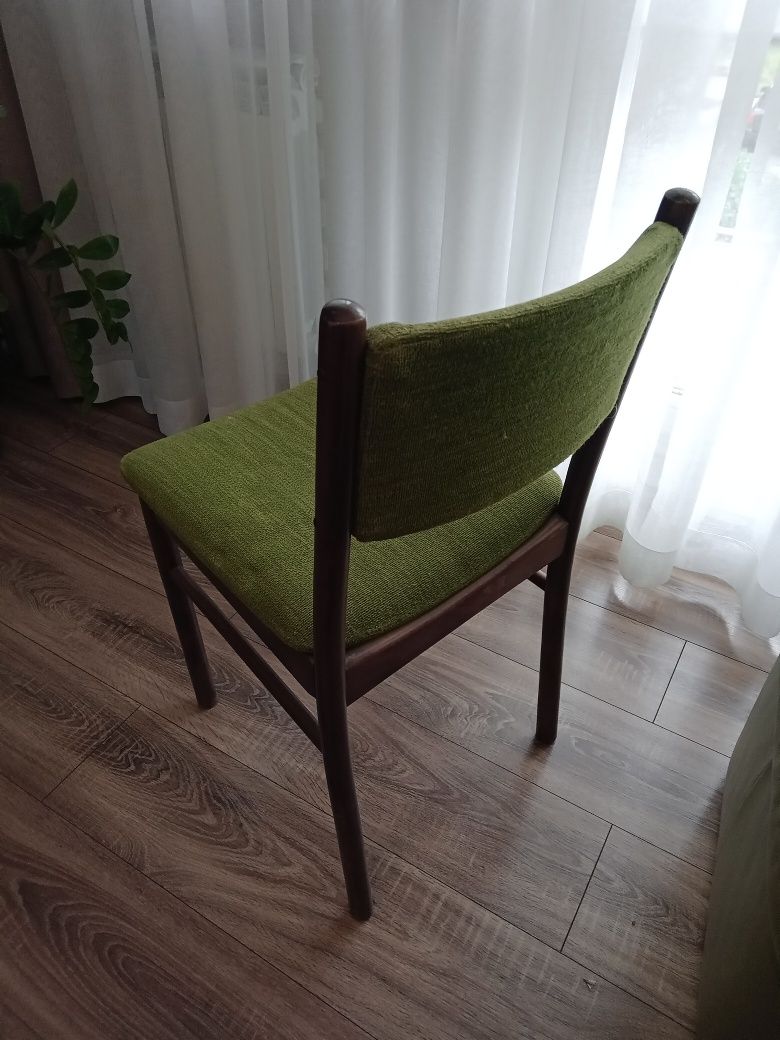 Krzesła z czasów PRL