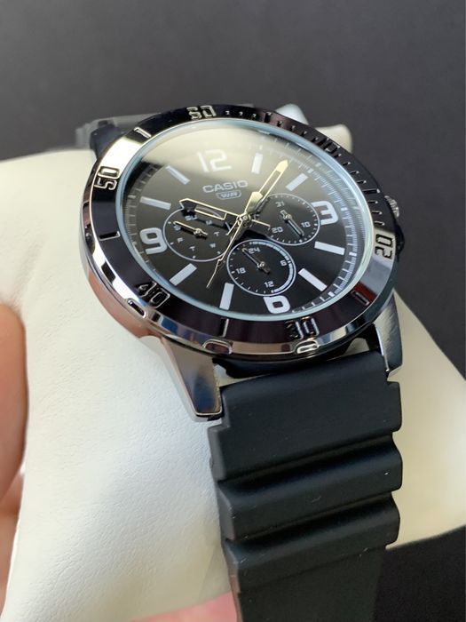 Годинник чоловічий Casio MTP-VD300-1B Оригінал Гарантія Часы Касио