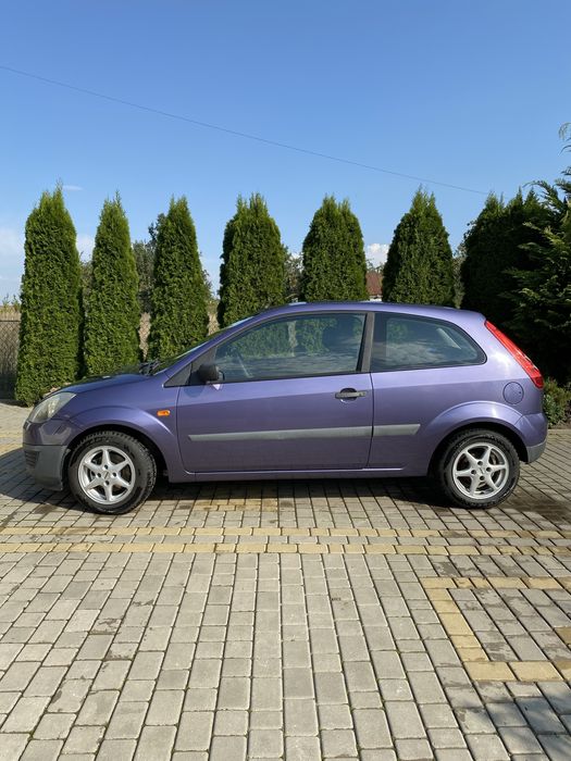 Продаю Ford Fiesta 1.3 2005