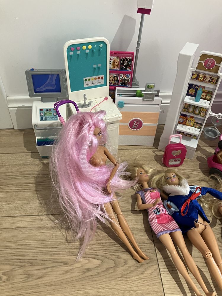 Barbie mix - dom, lekarz , basen dla zwierzat i sklep