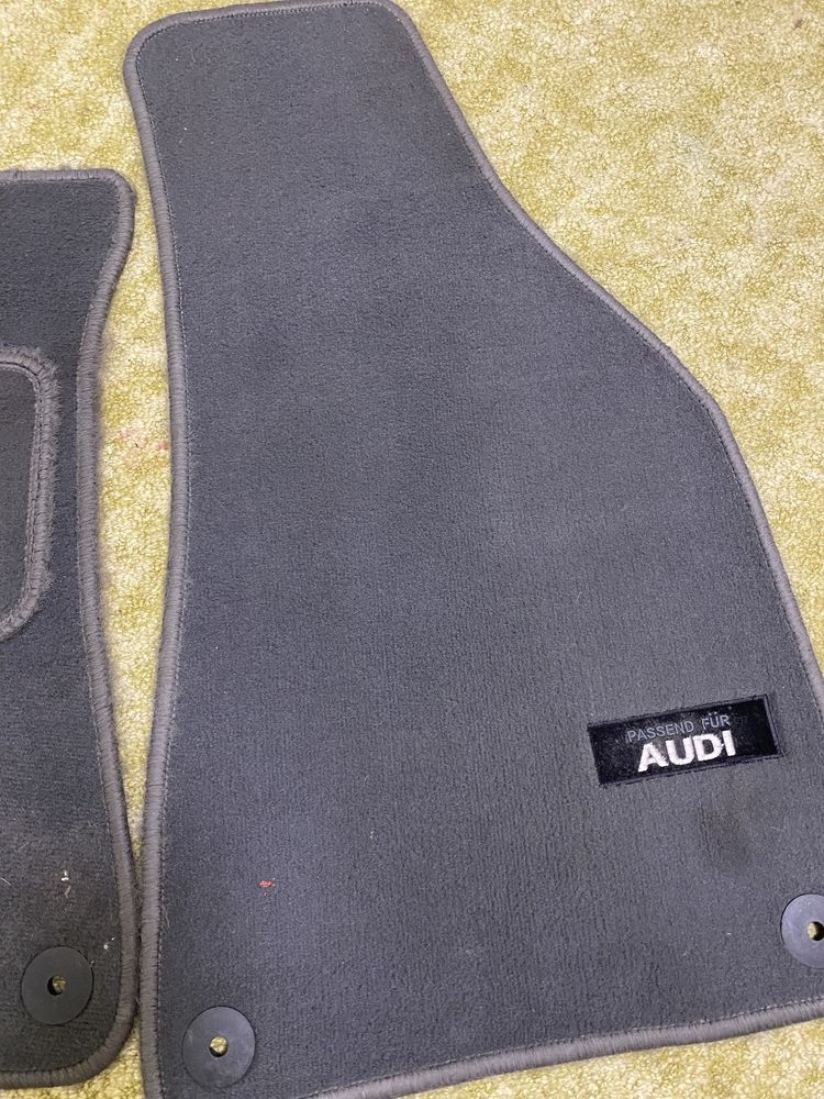 Продам оригинальные коврики Audi A6 C6