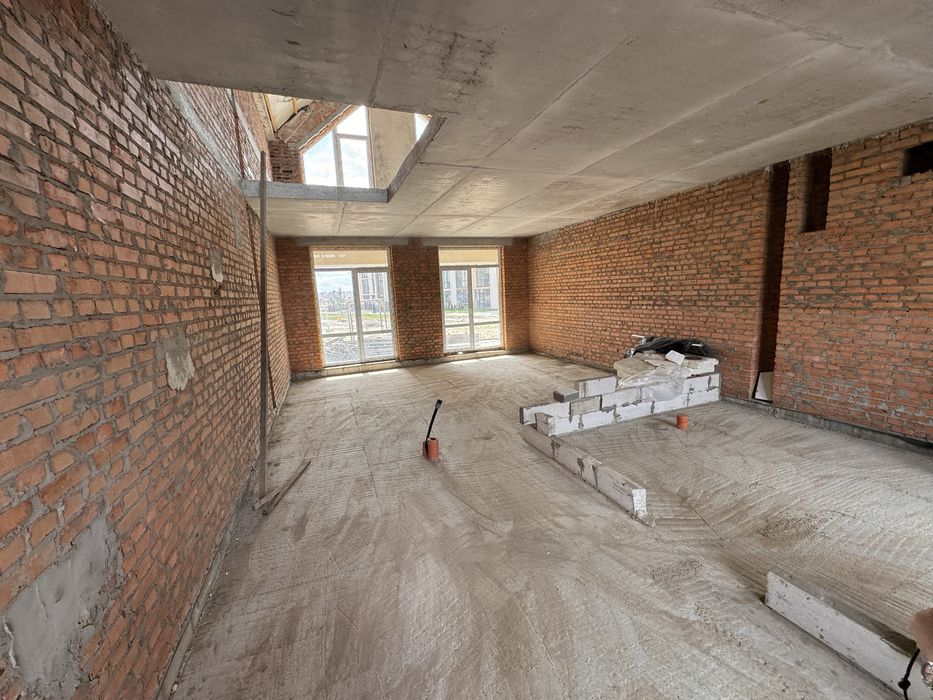 Продаж таунхаусу 134м2, 4 сотки подвірʼя с. Святопетрівське