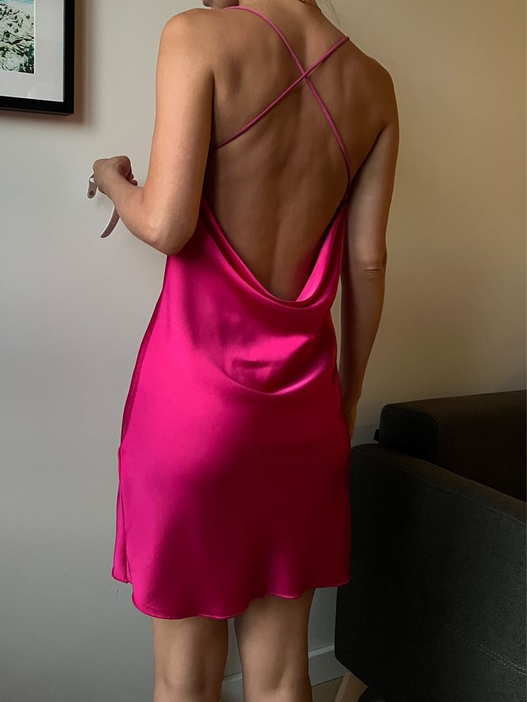 Нова рожева сукня