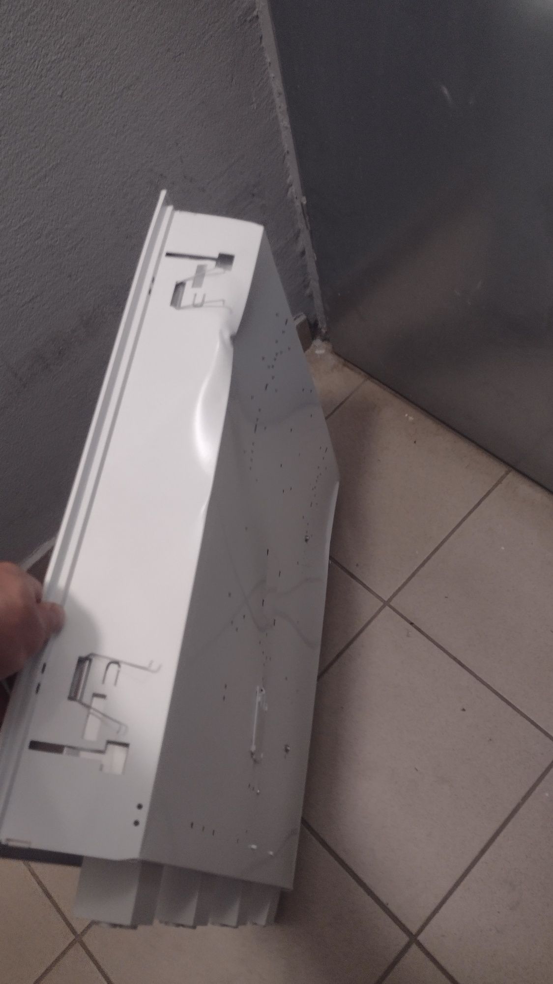 Oprawy oświetleniowe do piwnicy garażu itp