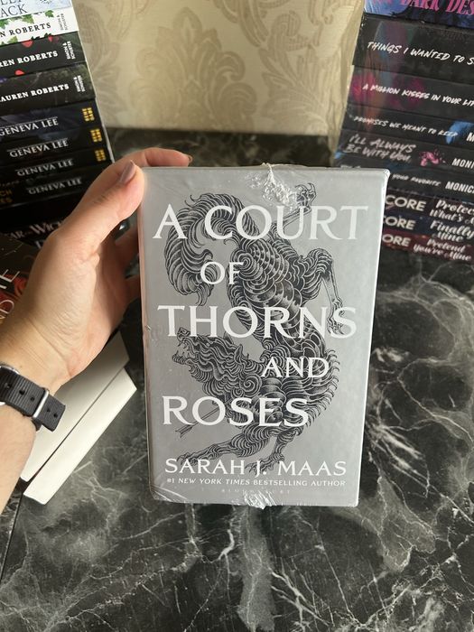 Комплект книг Sarah Maas