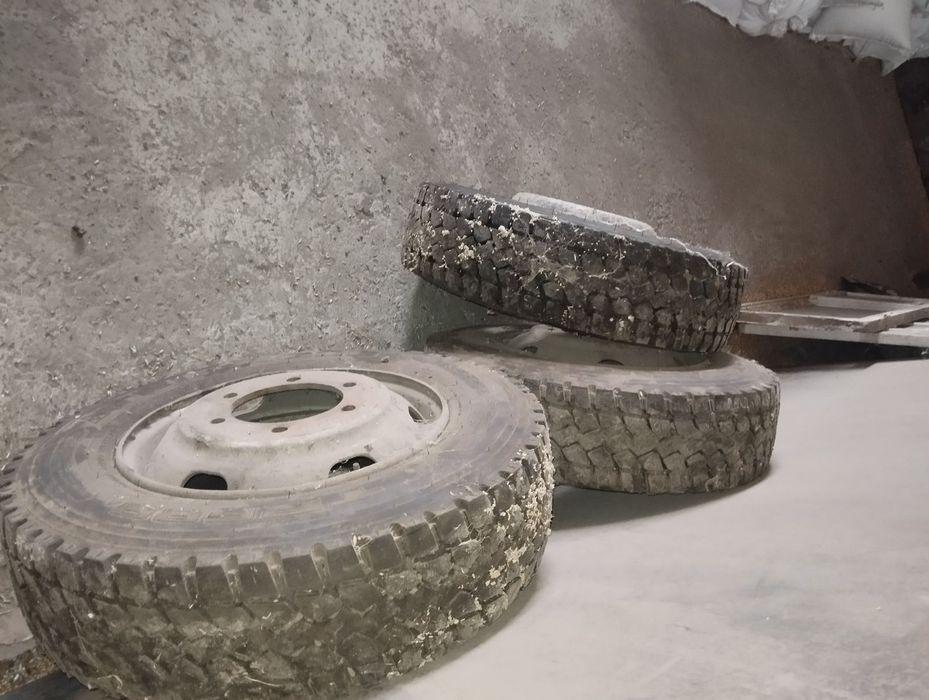 Колесо в зборі 17.5/215/75