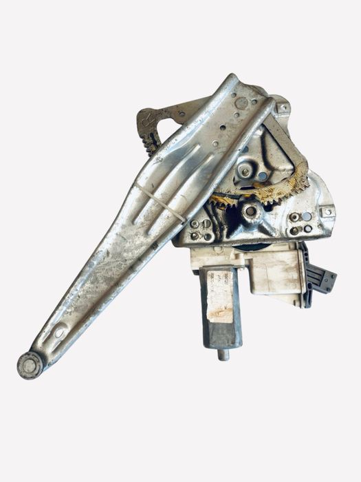 Склопідіймач задній правий Toyota Avensis T25 SEDAN 69830-05100