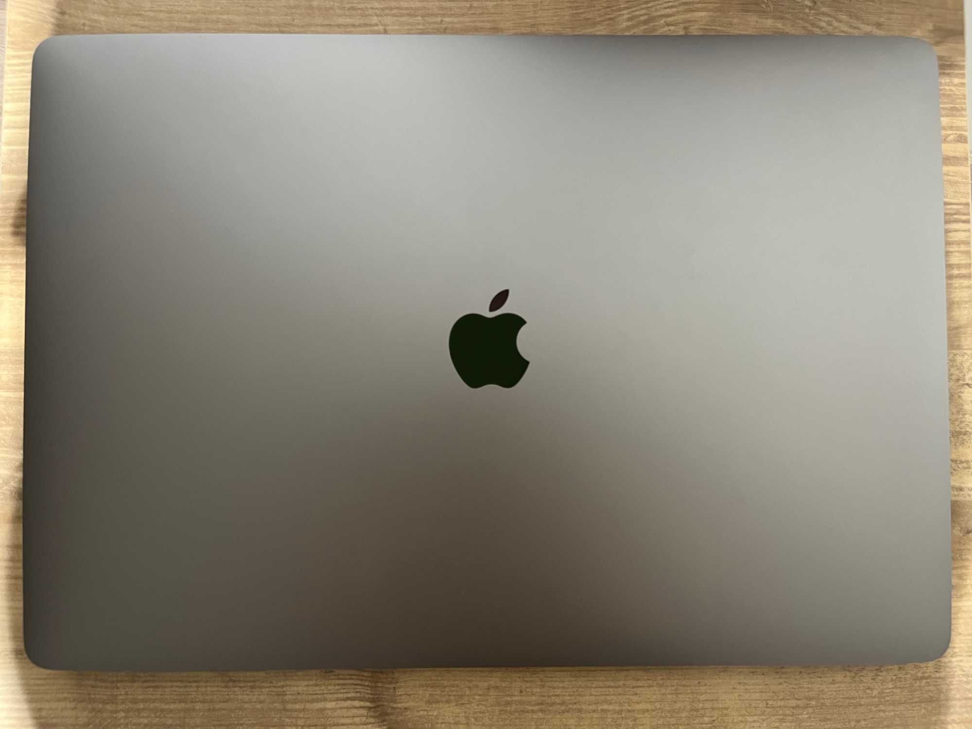 Ноутбук MacBook Pro 16 2019 рік 1TB SSD / 16 GB RAM / Intel Core i9