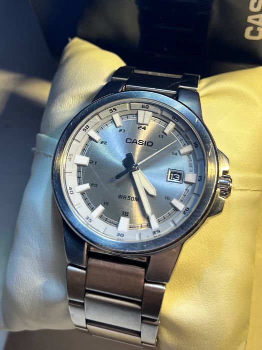 Чоловічий годинник Casio MTP-E173D-7AVEF — Оригінал, стиль, якість!