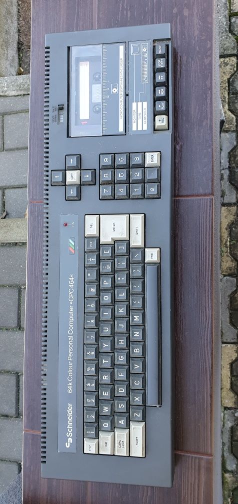 Komputer Amstrad SCHNEIDER 64k Colour Personal Computer CPC464