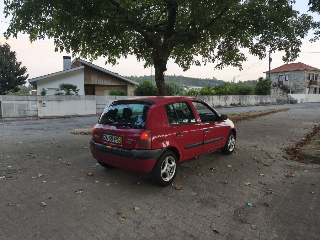 Renault Clio 1.2i 60cv