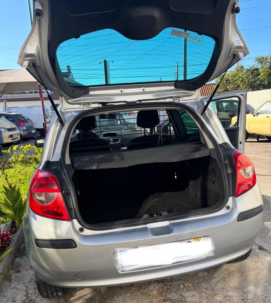 Renault Clio 3 van Iva dedutivel