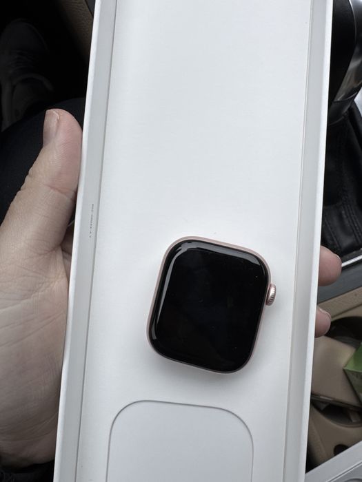 Часы Apple Watch 10