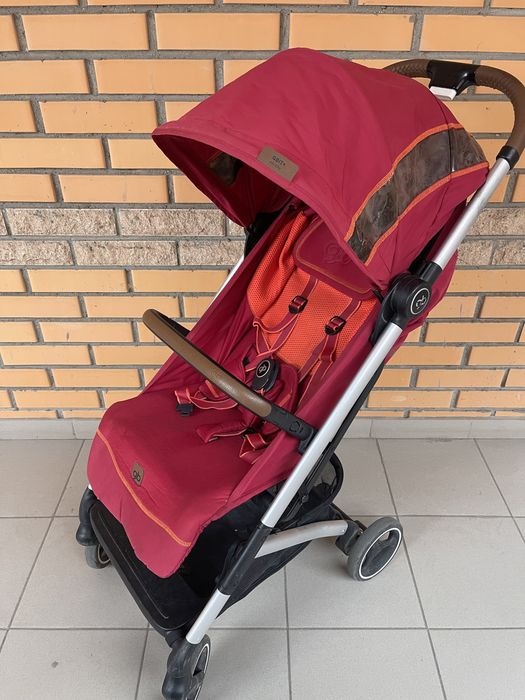 Коляска прогулочная gb