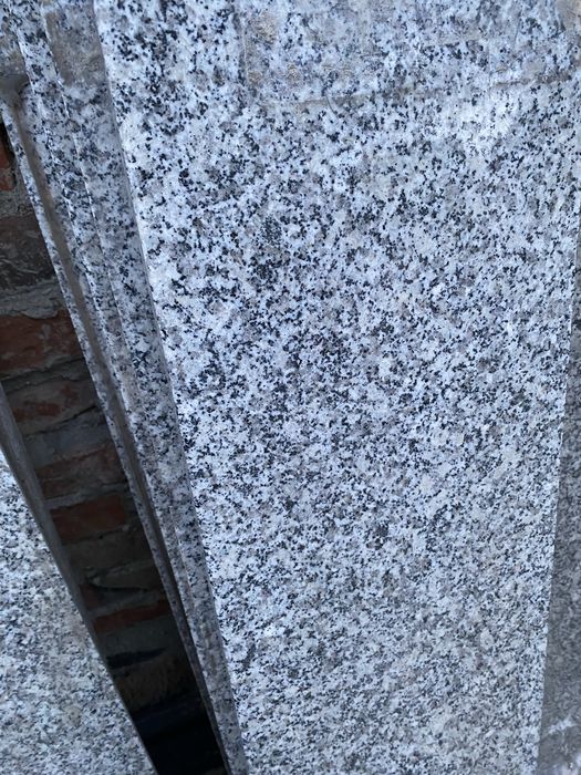 Parapety granitowe