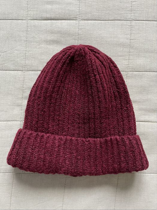 Burgundowa czapka damska