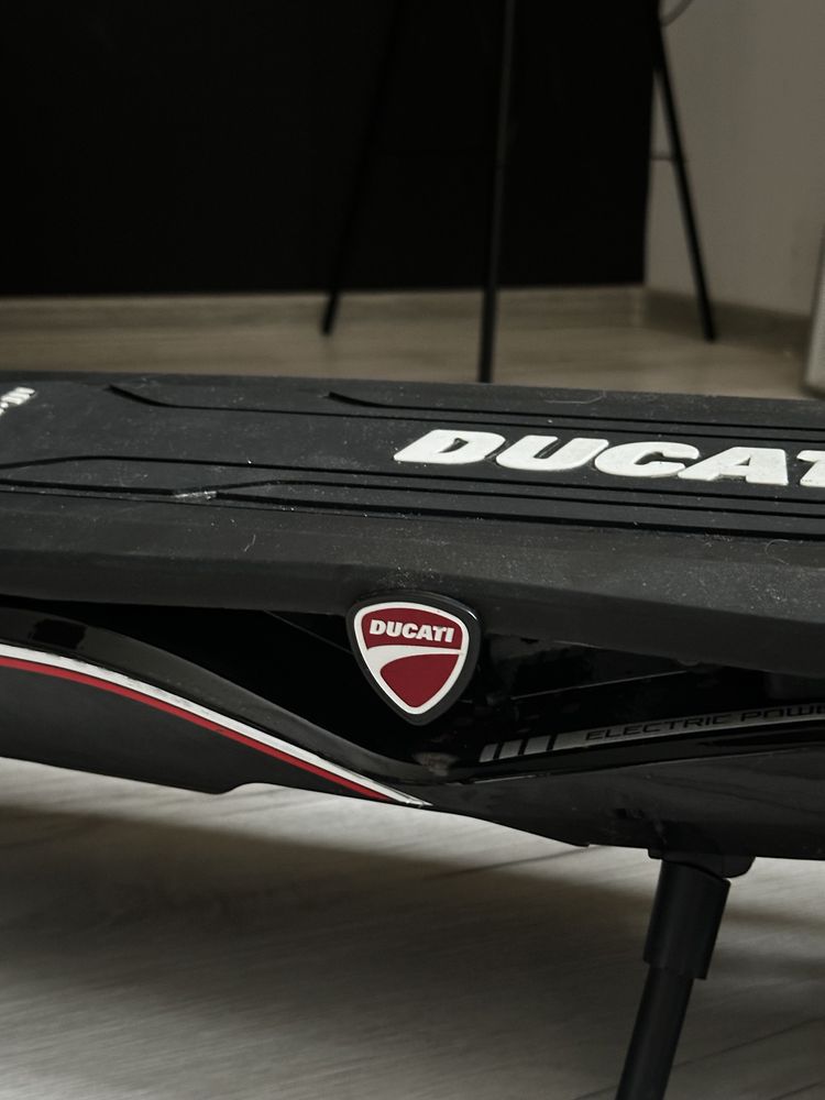 **Hualjnoga ducati 3 III pro**