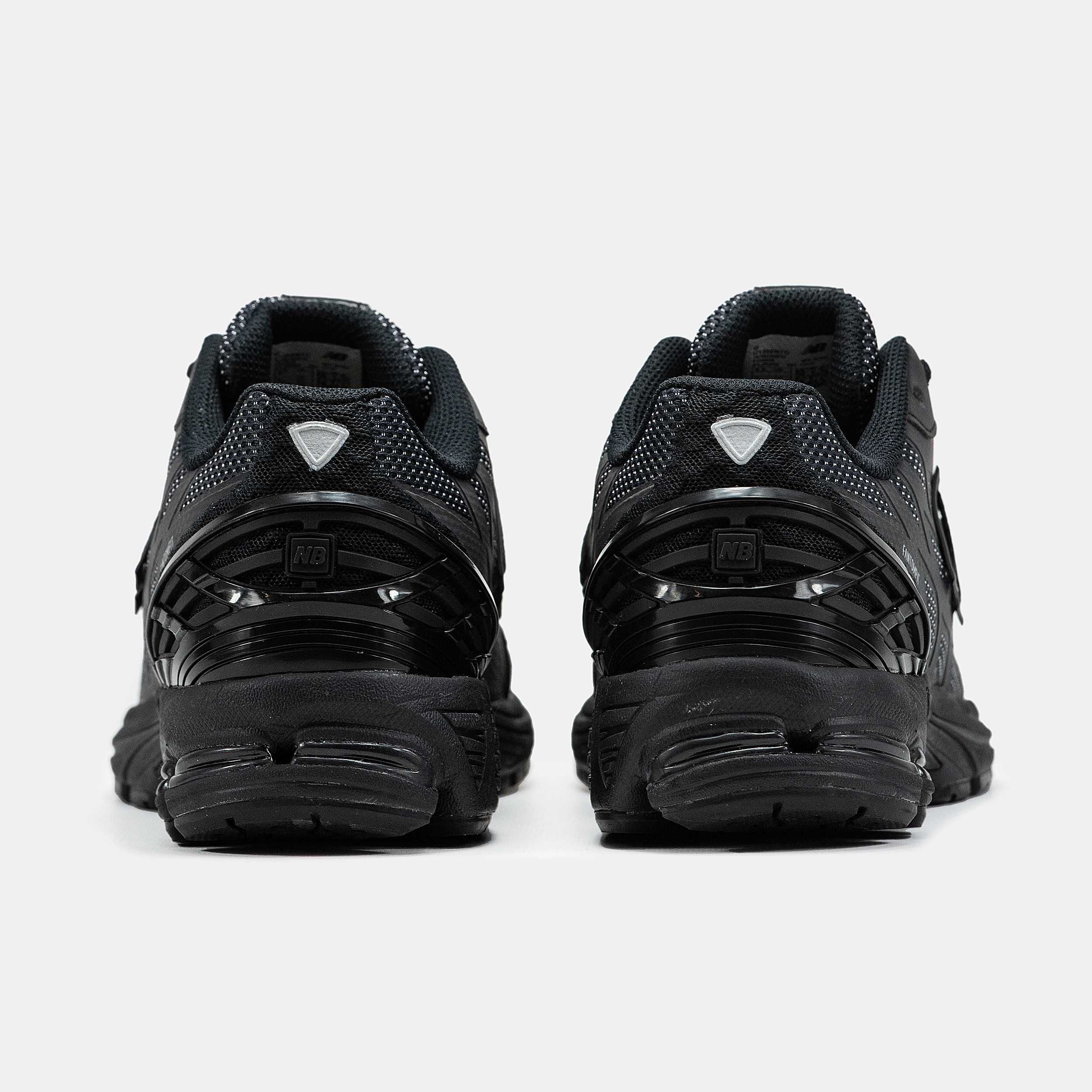 Мужские кроссовки New Balance 1906R Fantomfit "Black" 40-45