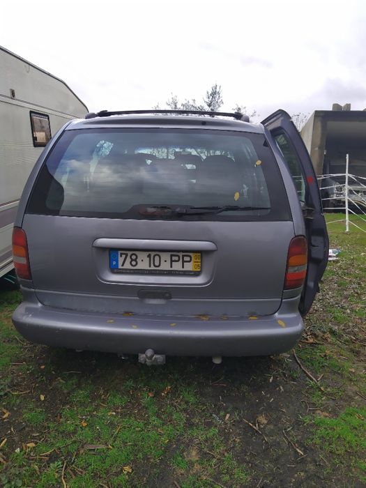 Vendo ás peça Chrysler Voyager 2.5 TD