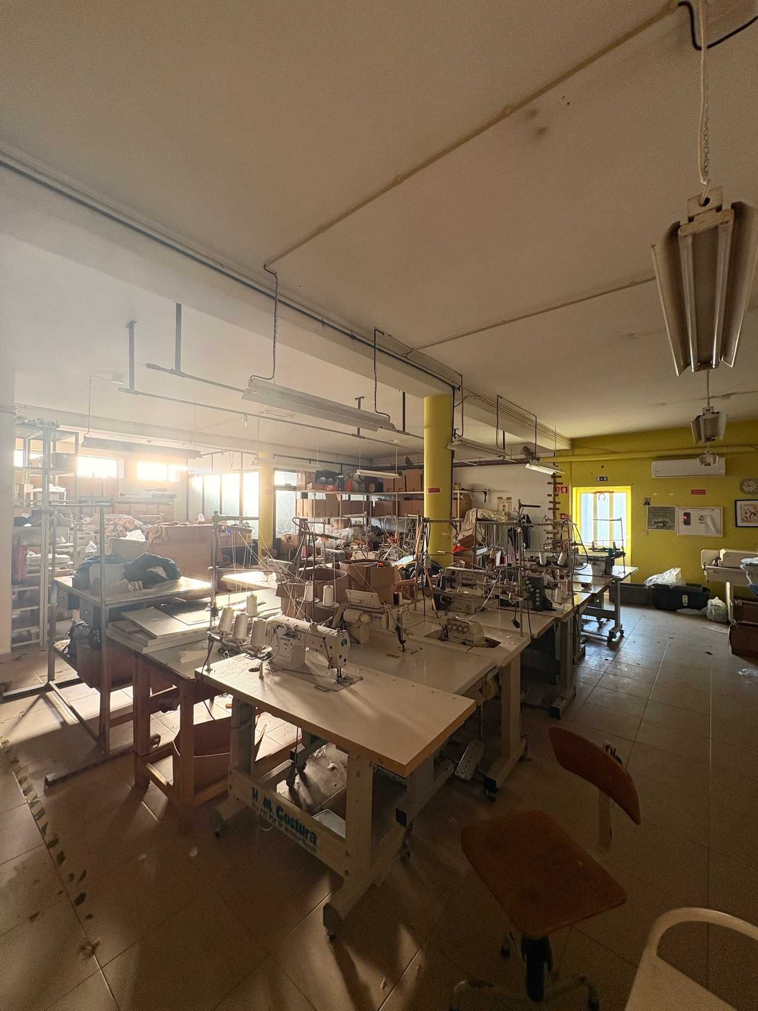 Aluguer de Pavilhão/Confeção - 274m2 ou fração de 135m2