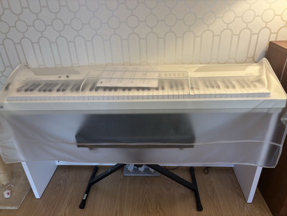 Piano marca KURZWEIL + pedais + estrutura + banco