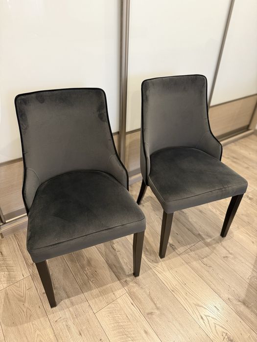 Stół rozkładany 140/180x80 oraz krzesła