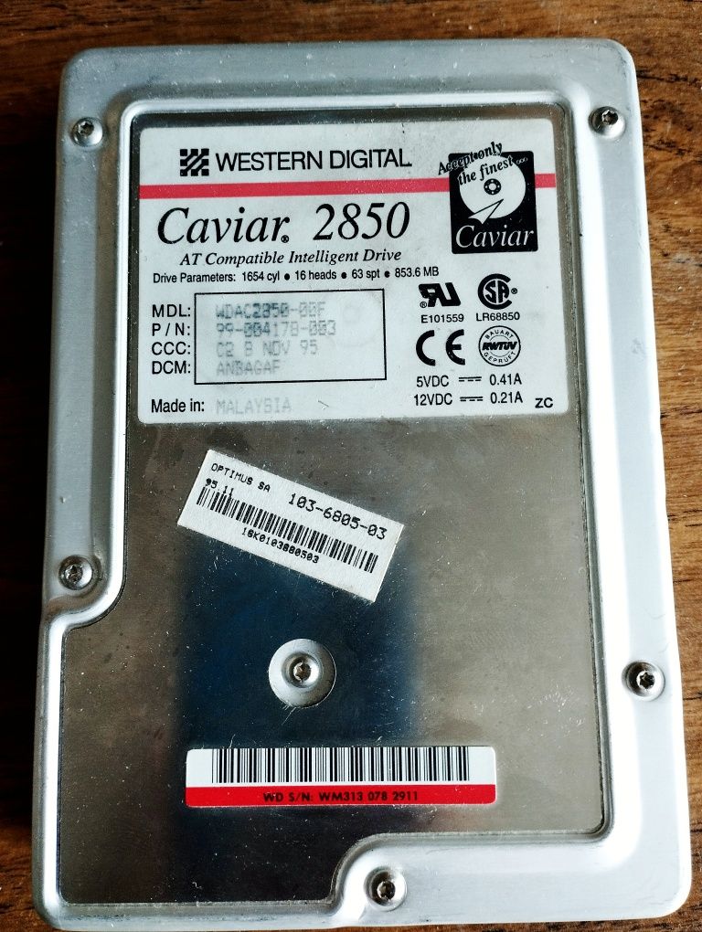 3 zabytkowe dyski twarde z lat 90 marki WD CAVIAR