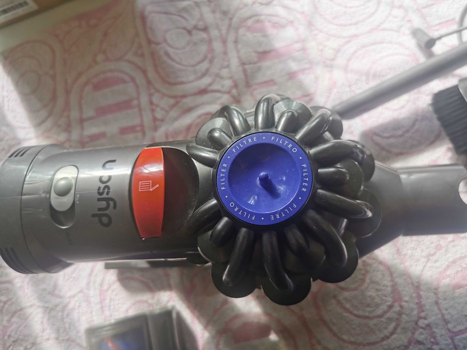 Odkurzacz bezprzewodowy dyson v7
