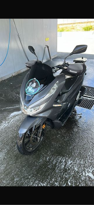 PCX 2019 em bom estado — 1.700 €